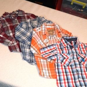 SOLD 🔶️3/$12🔶️ 2T button down shirts